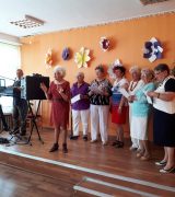 Spotkanie przy muzyce z okazji Dnia Matki z Klubem Seniora