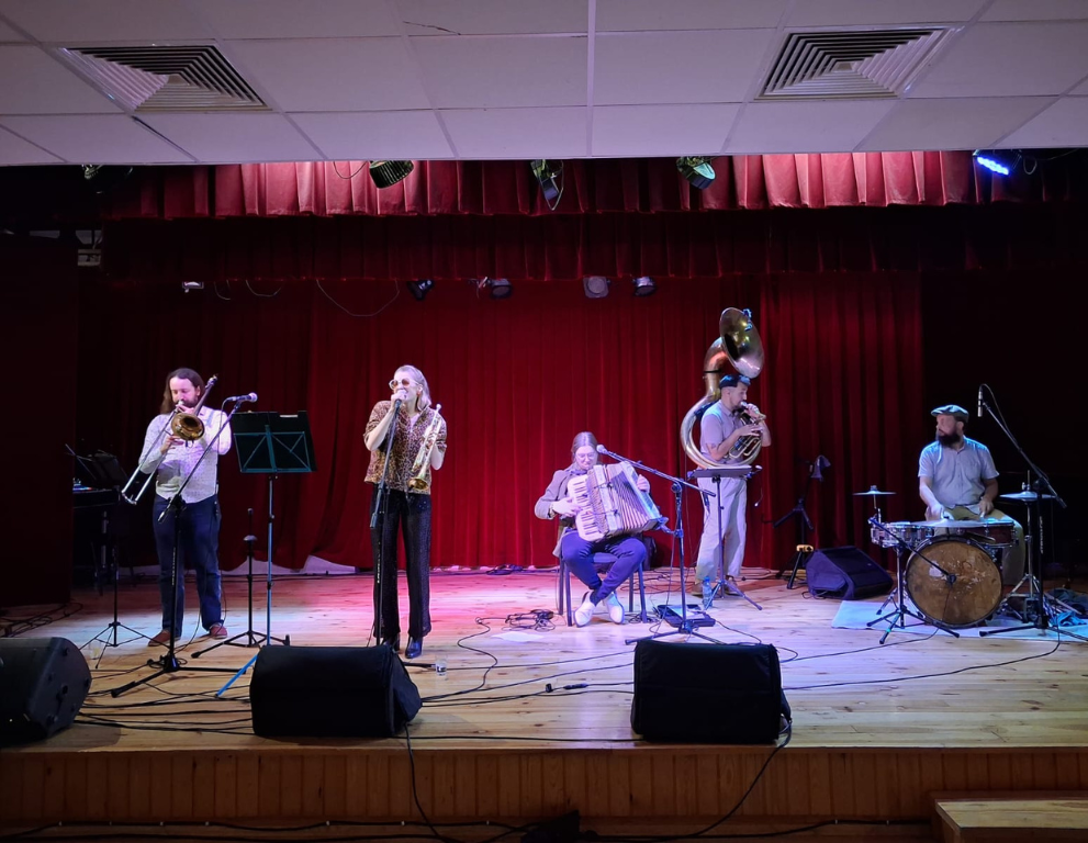 Spotkania z Etnokulturą: Orkiestra Taneczna Bonanza roztańczyła „Orle Gniazdo”!